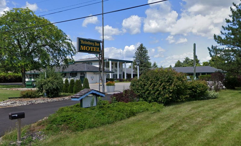 Heidelberg Motel (Holiday Motel, Bramblehurst Motel) - 2022 Street View (newer photo)